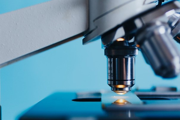 Na ČVUT představili špičkovou laboratoř pro výzkum nanoelektrických technologií