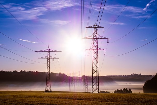 V Česku budou moci vznikat energetické komunity, zákon schválila Sněmovna