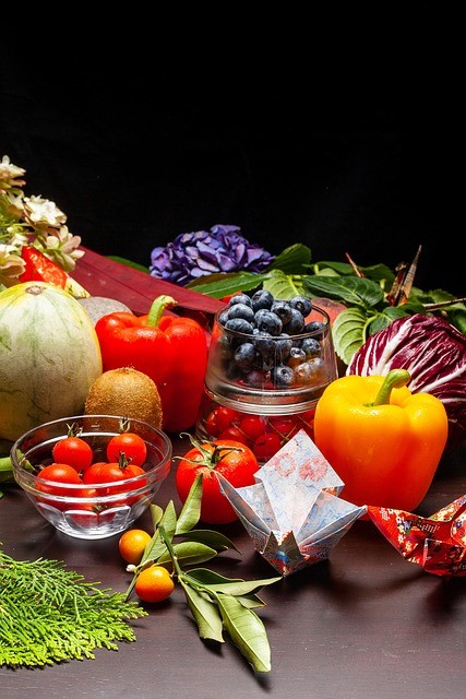 Anketa: Z celkového objemu supermarkety vyhodí méně než procento potravin