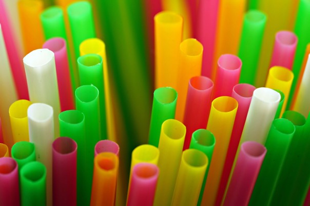 Greenpeace: Výroba plastů ohrožuje zdraví milionů lidí